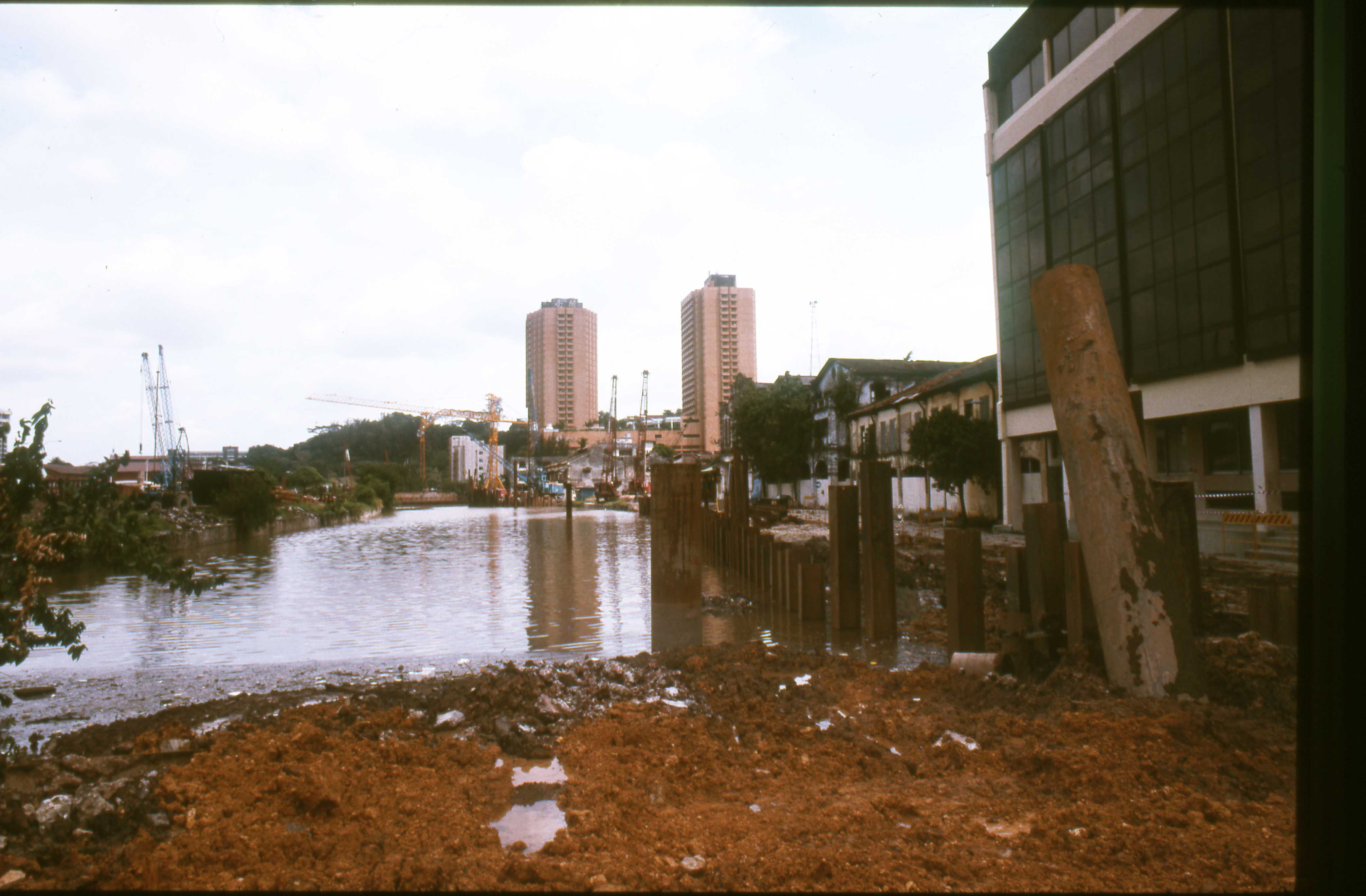 Fig. 1 East arm of the Singapore River 1988